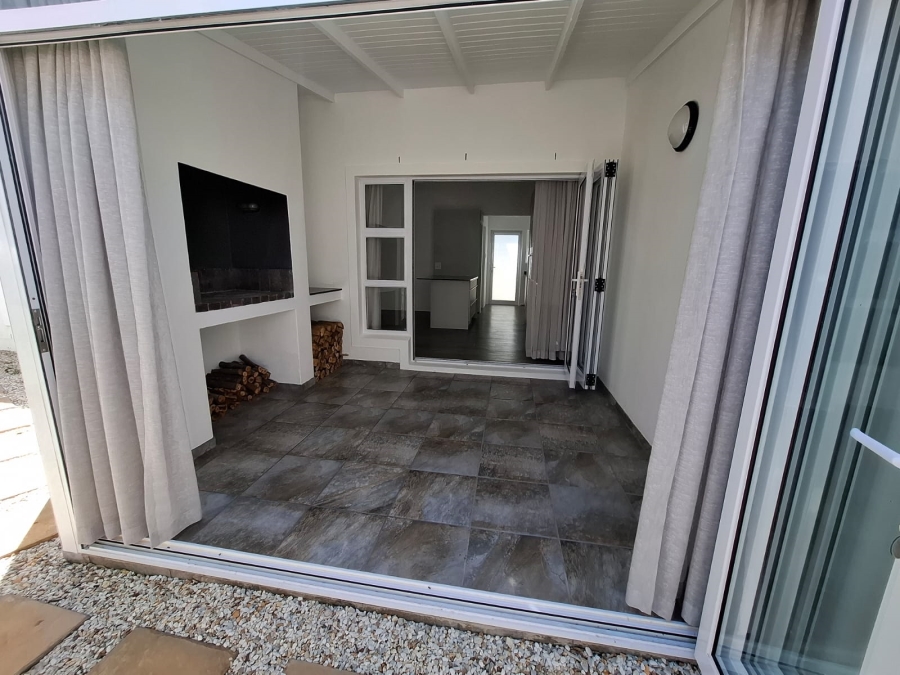 2 Bedroom Property for Sale in Sandbaai Western Cape